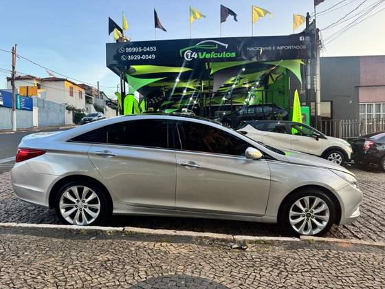 HYUNDAI SONATA 2.4 MPFI I4 16V 182CV GASOLINA 4P AUTOMÁTICO HYUNDAI SONATA 2.4 MPFI I4 16V 182CV GASOLINA 4P AUTOMÁTICO